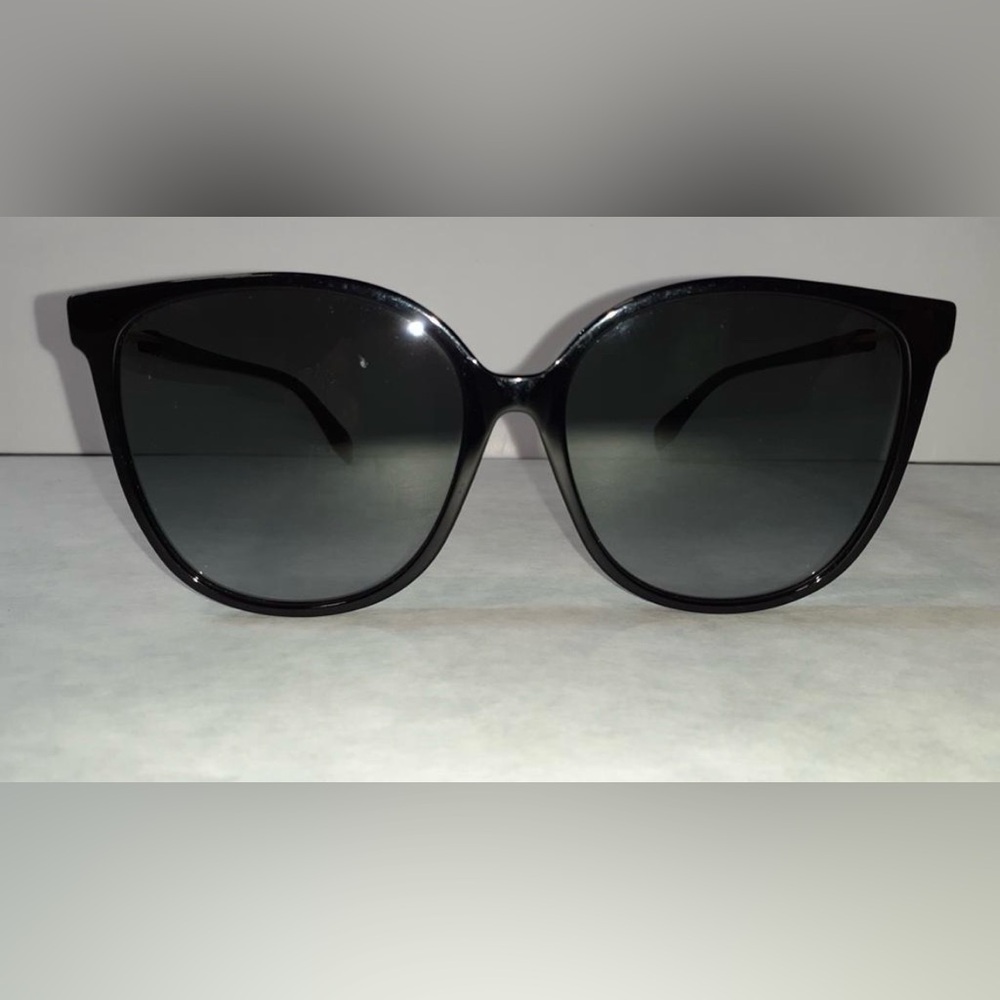Fendi Black Oversized Cat-Eye Sunglasses with Gradient Smoke Lenses